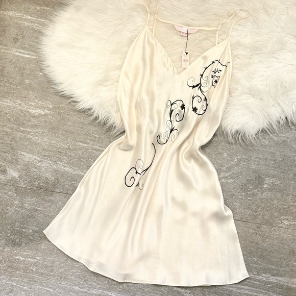 Y2K Victoria’s Secret Silk Ivory Cream Embroidered Vintage Slip Dress NWT L NEW - Picture 2 of 10